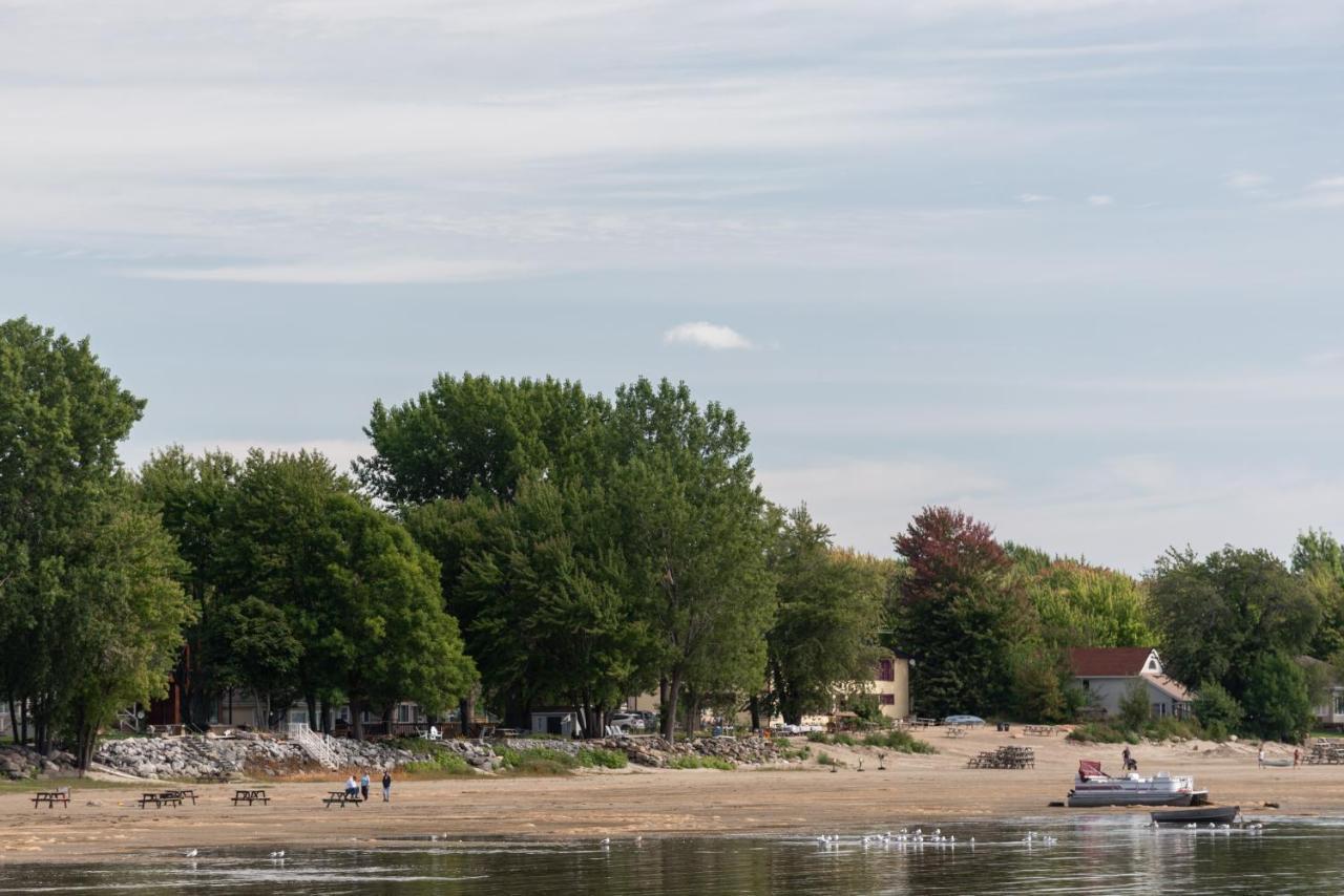 La Cache Du Lac Champlain Ξενοδοχείο Venise-en-Québec Εξωτερικό φωτογραφία