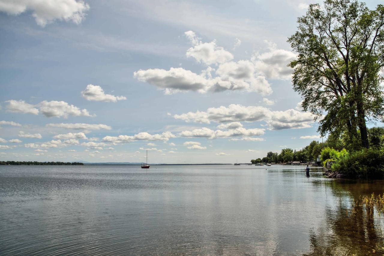 La Cache Du Lac Champlain Ξενοδοχείο Venise-en-Québec Εξωτερικό φωτογραφία